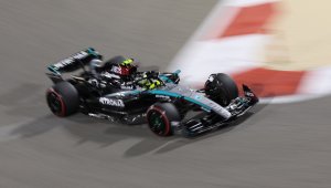 Мерцедес започна неочаквано добре в Бахрейн, Макс едва 6-и