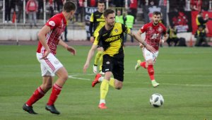 Антонио Вутов остава "канарче" до 2021 година