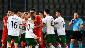 УЕФА глоби жестоко РСМ за химна ни! Съседите са крайно недоволни