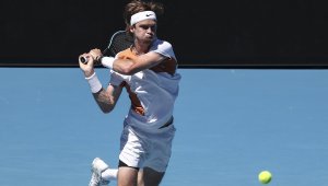 Рубльов мачка в Мелбърн, Шварцман падна от австралиец с уайлд кард