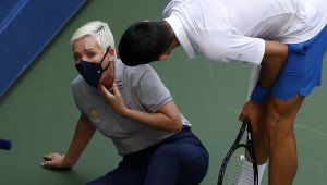 Изритали Джокович заради любителка на алкохола + СНИМКИ