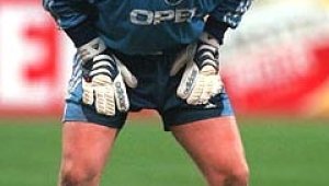 Гигантска реклама на Оливер Кан стряска хората