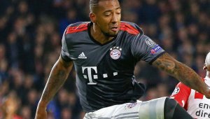 Боатенг скочи на Румениге: Ела ми го кажи в очите! + ВИДЕО