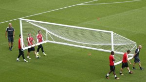 Швейцарците: Срещу Полша ще отворим още една врата