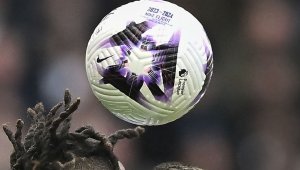 Революция на Острова: Бранят клубовете от лоши босове