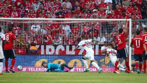 Горчиво изпращане за Дон Юп! Щутгарт преби Байерн насред Мюнхен! + ВИДЕО и ГАЛЕРИЯ