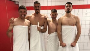 Баварци по хавлия се гаврят с потрошените "аспирини" и след изтезанието + СНИМКА