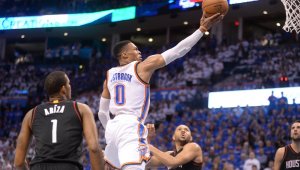 Тъндър върна интригата в серията с Хюстън