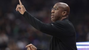 Треньорът на Везенков иска повече пари от Сакраменто