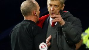 Наказват Венгер заради критики към съдиите