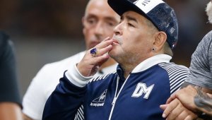 Диего Марадона избухна: Някои клубове се държат с играчите като с роби от години