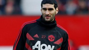 Юнайтед бие шута на Фелайни към Китай