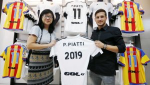 Крило преподписа с Валенсия