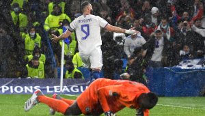 Шоу в Лондон! Реал докосва 1/2-финалите след нов рецитал на Бензема