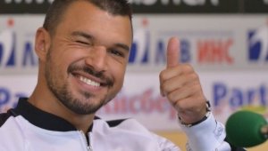 Ултрасите на Левски посрещат с аплодисменти Валери Божинов на "Герена"