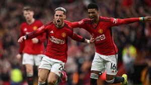 Лудост! Драма! Шоу! Ман Юнайтед обърна Ливърпул с 4:3