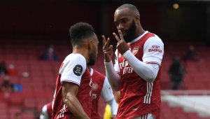 Ювентус с мега оферта за Лаказет