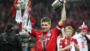 Поклон до земята за Стиви Джи