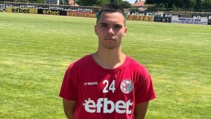 Клуб от Втора лига се подсили с левскар