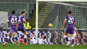 Драма в края: Фиорентина и Дженоа си вкараха в 90-а и 98-а минута