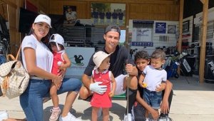 Джорджина показа как децата на Роналдо празнуват головете му + ВИДЕО