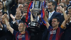 Иниеста се натиска да сменя Шави в Барса