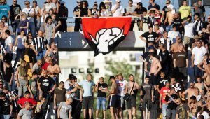 Страховито меле между ултраси на Локо и полицаи разтърси Пловдив