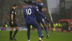 Eвертън прегази Стоук с 3:0