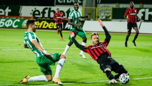 Берое хлъзна Локо Пловдив в края и взе "Битката за Тракия"