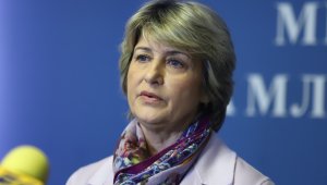 Министър Лечева поздрави българския отбор на сабя за златния медал от Световната купа