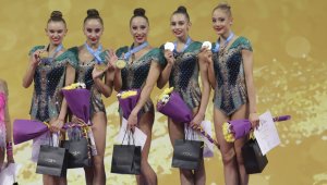 Татуиран модел омаял Ели Бинева, двамата се открили в Хонконг + СНИМКИ