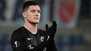 "Билд": Реал цака Барса за Йович