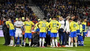 Кошмар в Нидерландия! Прекратиха мач на Аякс, размина се ужасяваща трагедия