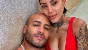 Секси мацката на олимпийски шампион си падала по дупето му + СНИМКИ