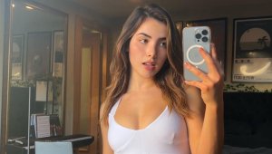 Секси шахматистка сложи боксовите ръкавици + СНИМКИ