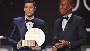 Левандовски е по-добър от Меси. Зад тях са Салах и Карим