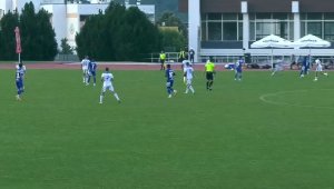 Левски стартира с победа при Генчев