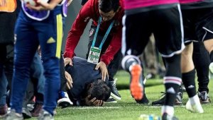 Пореден инцидент! Разбиха главата на треньора на Бешикташ на дербито с Фенербахче + ВИДЕО И СНИМКИ