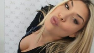 Сексапилната журналистка Мирта Шуряк