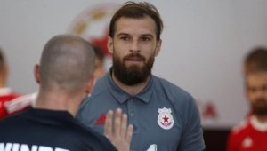 Екшън в Пловдив: Камъни по играч на ЦСКА