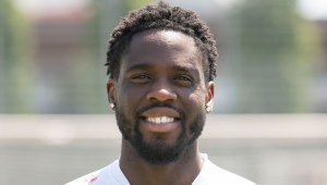 Новакът Нотингам продължава с покупките, взе Мангала