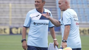 Делио Роси наказа Левски с нощна тренировка