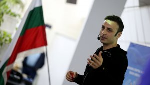 Бербатов посочи наследниците на Роналдо и Меси