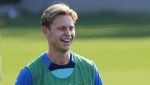 Нова драма в Барса: Договорът на Де Йонг бил невалиден, задава се съдебна битка