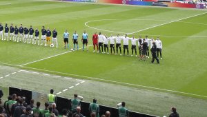 Скандал в Ниската земя! Пуснаха нацисткия химн на Германия