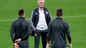 Хайнкес обясни каква е разликата между Меси и Кристиано