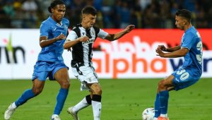 Нов удар за Левски! Бранител реже сините за нов договор