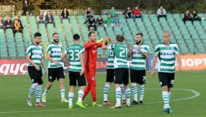 Черно море без трима от своите играчи срещу Левски