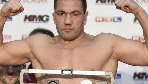 Фюри ще яде бой от Кобрата през октомври