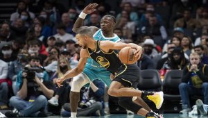 Стършелите ужилиха Стеф Къри и Уориърс